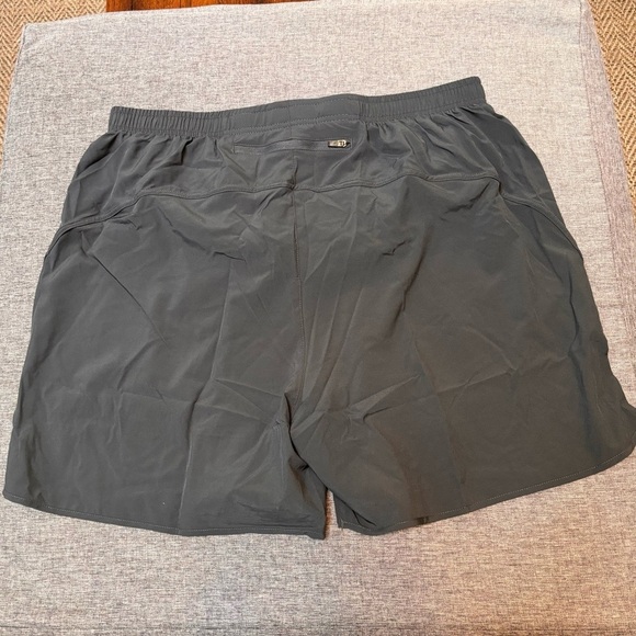 EZRUN Men's 5 Inch Running Shorts Quick Dry Breathable with Back Zipper Pocket - Picture 4 of 9